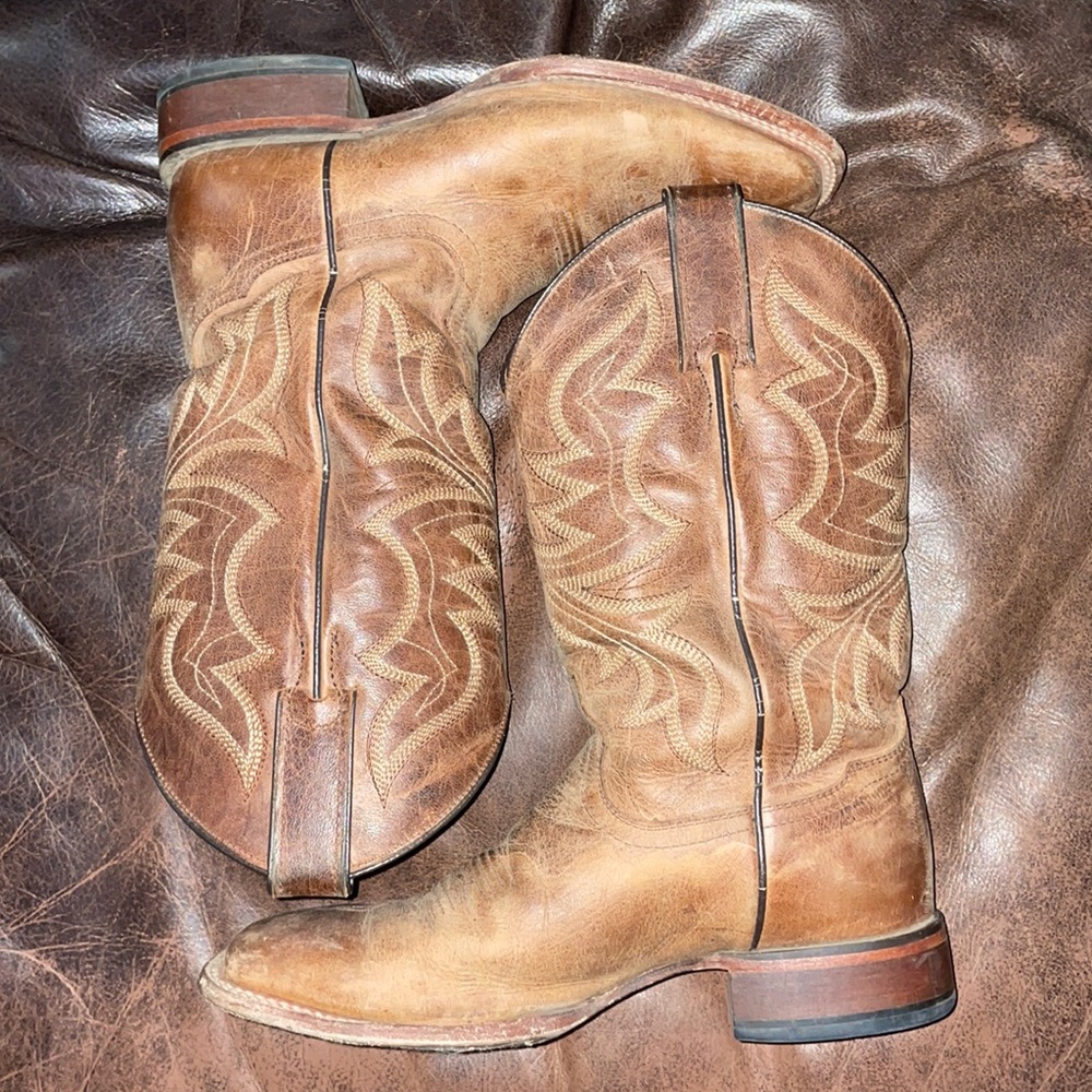 SHYANNE WOMEN'S COGNAC WESTERN BOOTS - SQUARE TOE